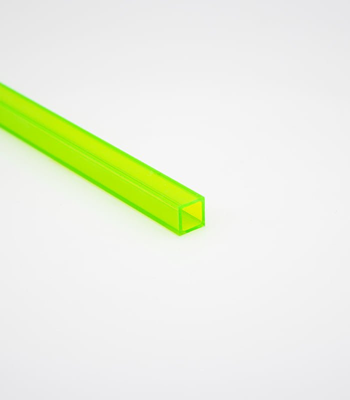 Tube carré polycarbonate extrudé vert fluo transparent brillant - 10x10mm - 4m
