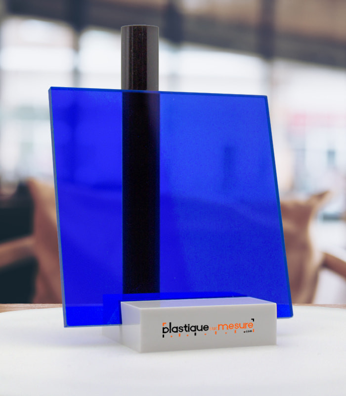 Plaque plexiglass coulé bleu transparent brillant - Ép. 3 mm - Avec fond